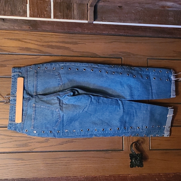 Womens Jean's - Picture 2 of 4